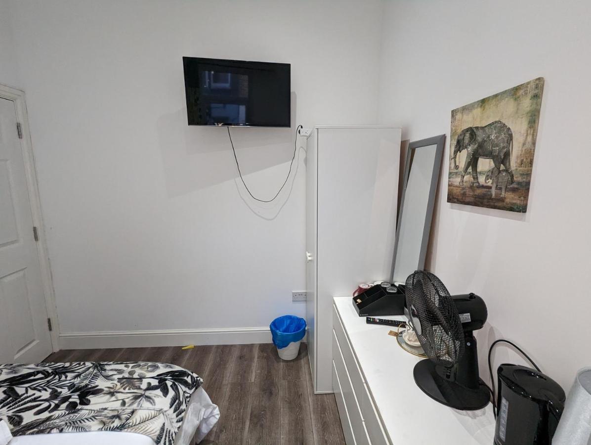 Гостевой дом Mile End- Prime Location Лондон