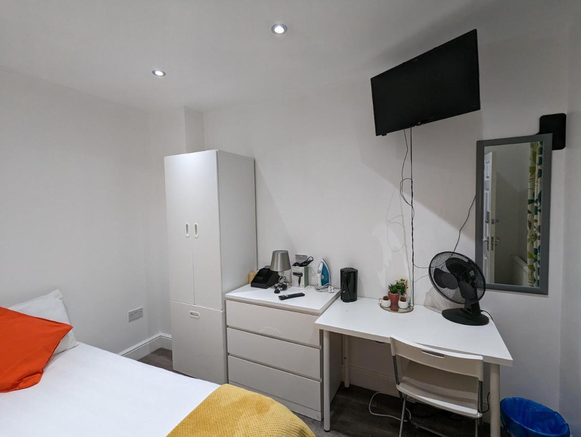 Гостевой дом Mile End- Prime Location Лондон