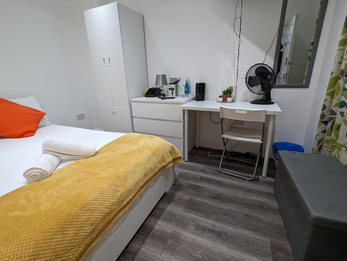 Mile End- Prime Location Лондон