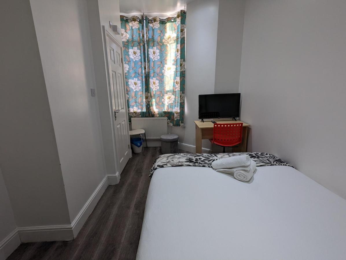 Гостевой дом Mile End- Prime Location *