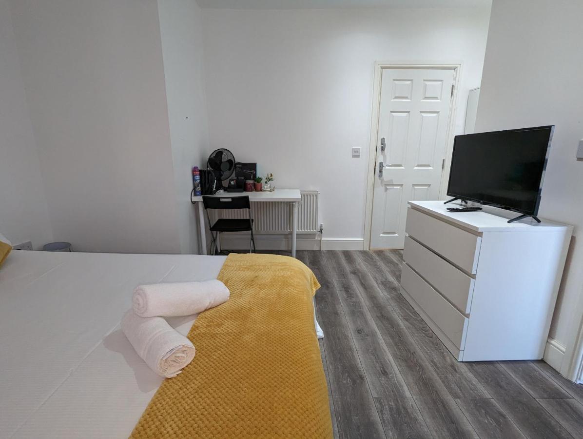 Mile End- Prime Location Гостевой дом Лондон