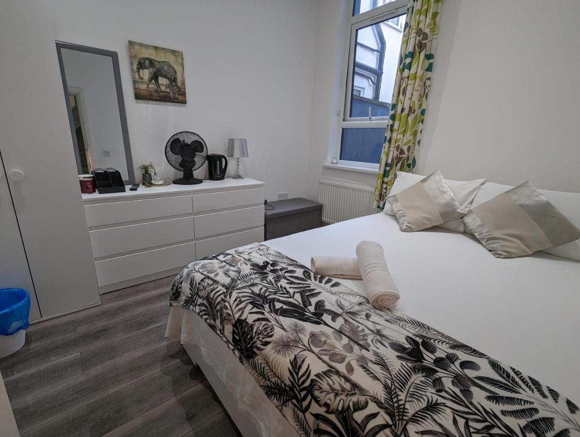 Гостевой дом Mile End- Prime Location